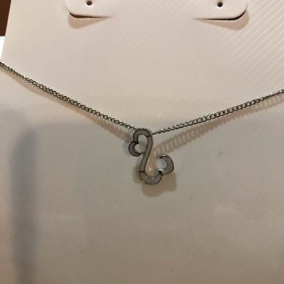 White Fire Opal Design Pendant Necklace - Picture 4 of 5